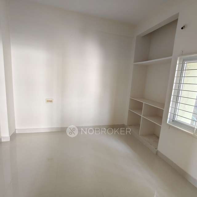 2 BHK Flat In Prashanth Towers, Alakapuri Colony For Sale  In Saroornagar