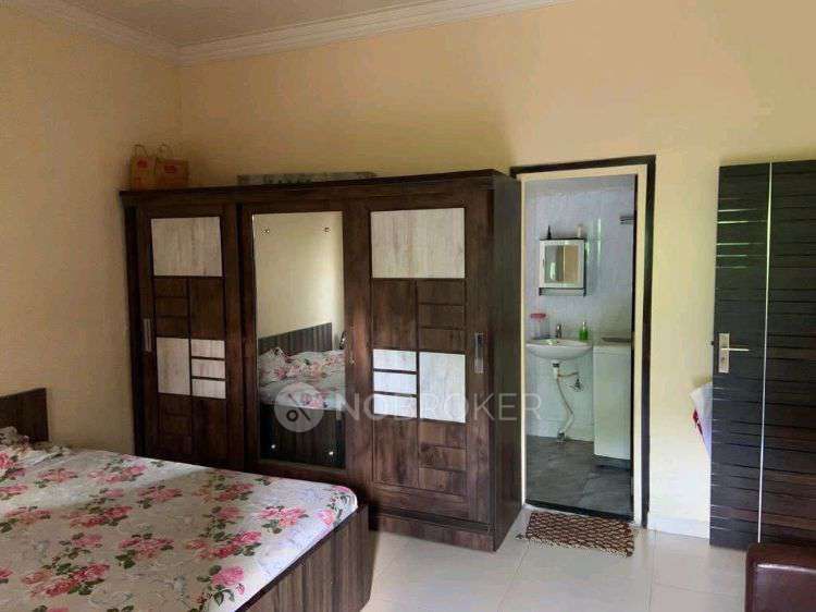Shared Room for Male In 2 BHK  In Mira Society In Swargate