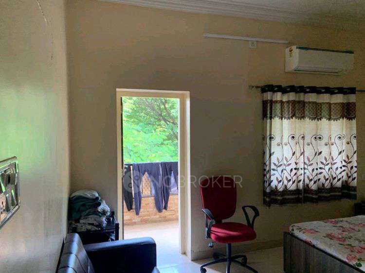 Shared Room for Male In 2 BHK  In Mira Society In Swargate