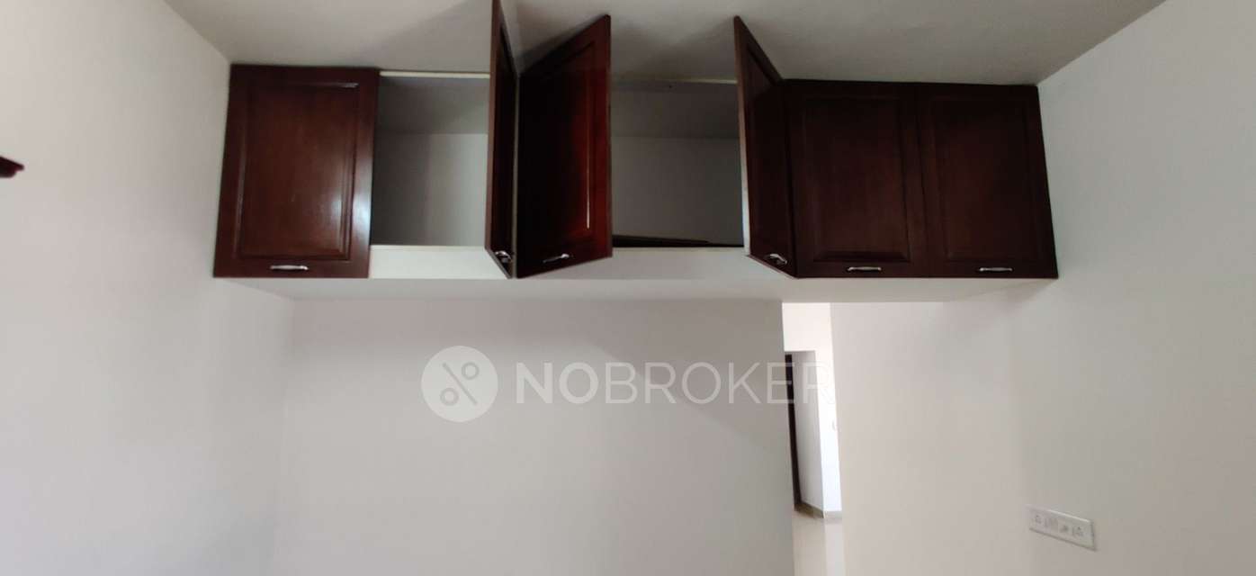 2 BHK Flat In Sai Sujeet For Sale  In Pallikaranai