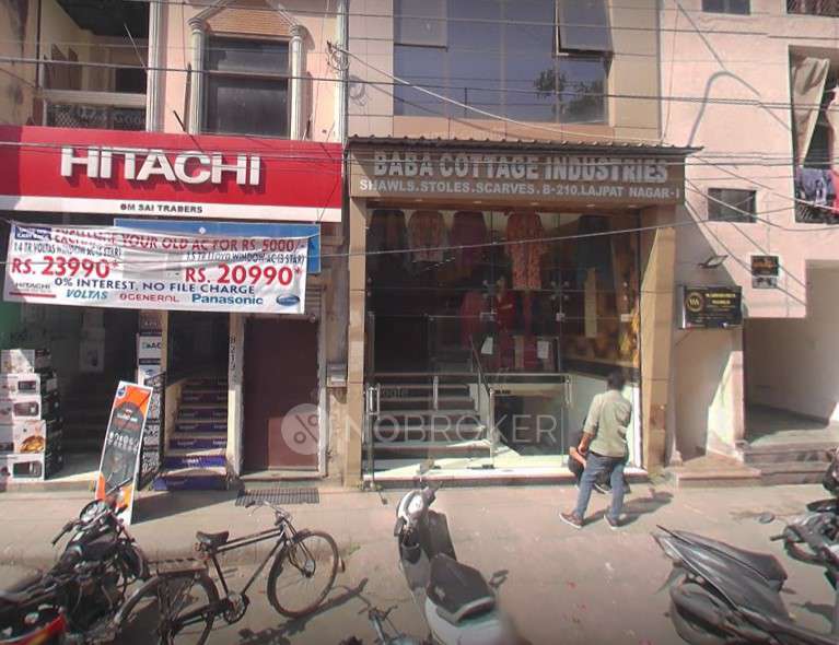 Showroom in Lajpat Nagar, Delhi for sale