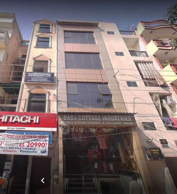 Showroom in Lajpat Nagar, Delhi for sale
