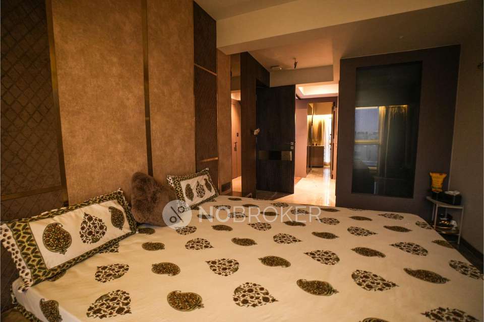 4+ BHK Flat In 111 Hyde Park For Sale  In Malad East