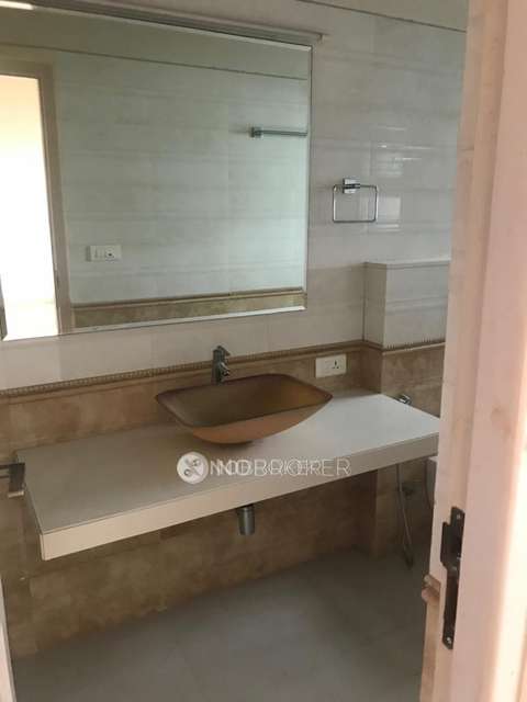 3 BHK Flat In Shyam Nivas For Sale  In Cumballa Hill