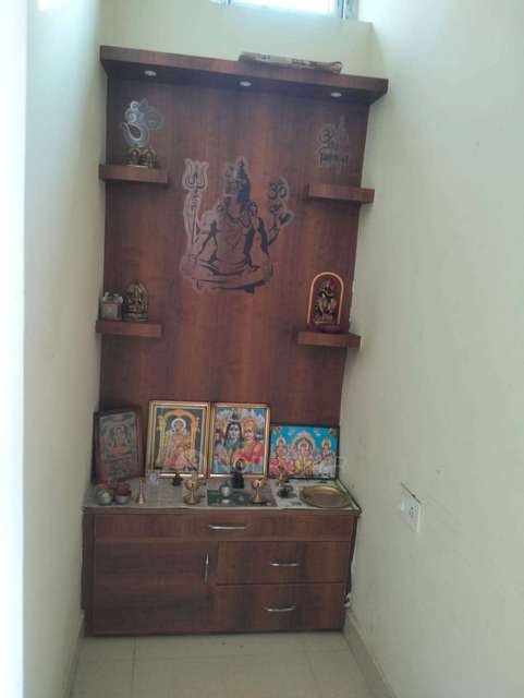 2 BHK Flat In Standline Building For Sale  In Manikonda