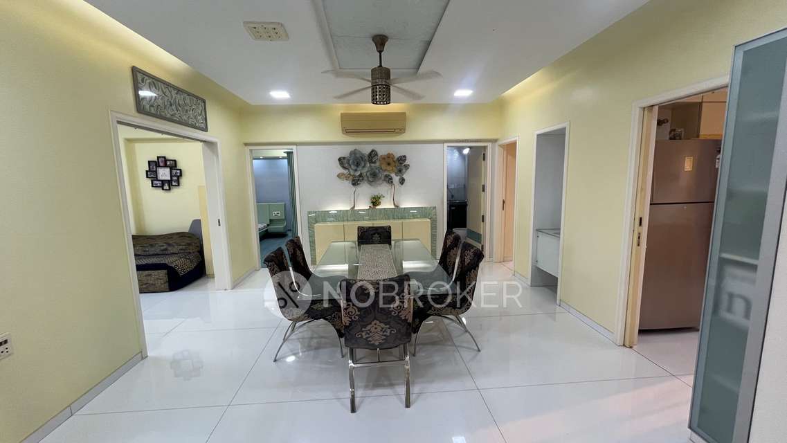 4 BHK Flat In Spark Desai Solitaire Chs  For Sale  In Matunga