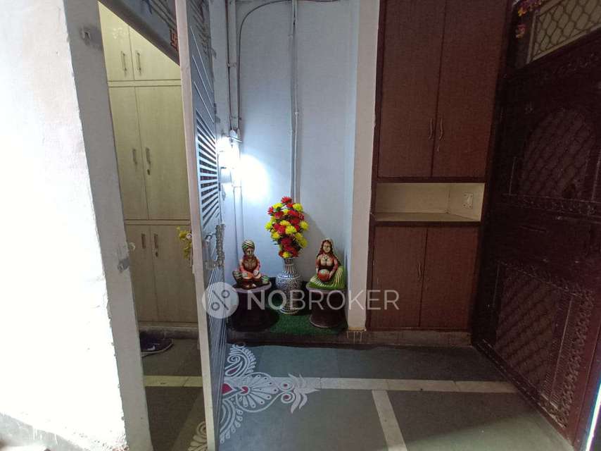 3 BHK Flat In The Gold Croft Cghs  For Sale  In Plot-4