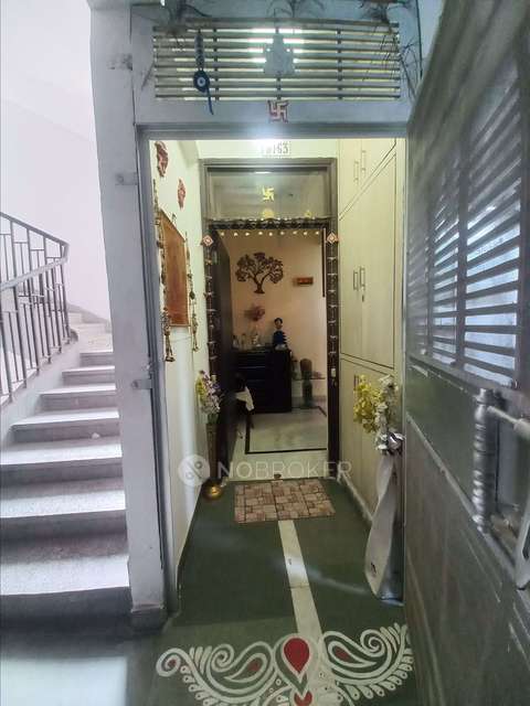 3 BHK Flat In The Gold Croft Cghs  For Sale  In Plot-4