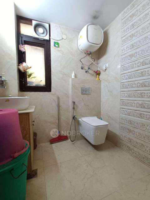 3 BHK Flat In The Gold Croft Cghs  For Sale  In Plot-4