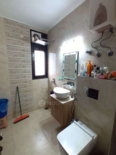 3 BHK Flat In The Gold Croft Cghs  For Sale  In Plot-4