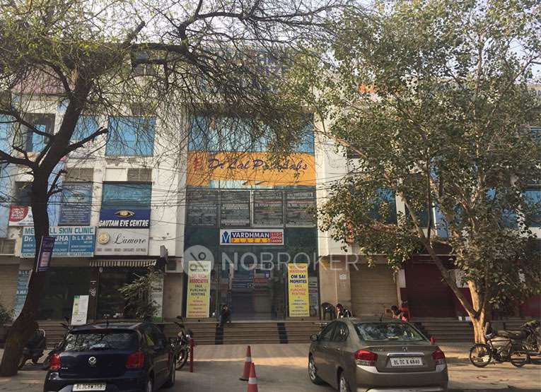 Shop in Vasundhara Enclave, Delhi for sale 