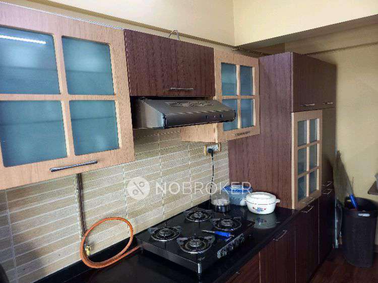 2 BHK Flat In Golden Square Society For Sale  In Santacruz East