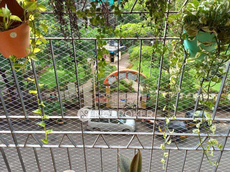 2 BHK Flat In Golden Square Society For Sale  In Santacruz East