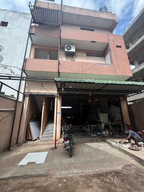 Industrial Building in Rasoolpura, Hyderabad for sale