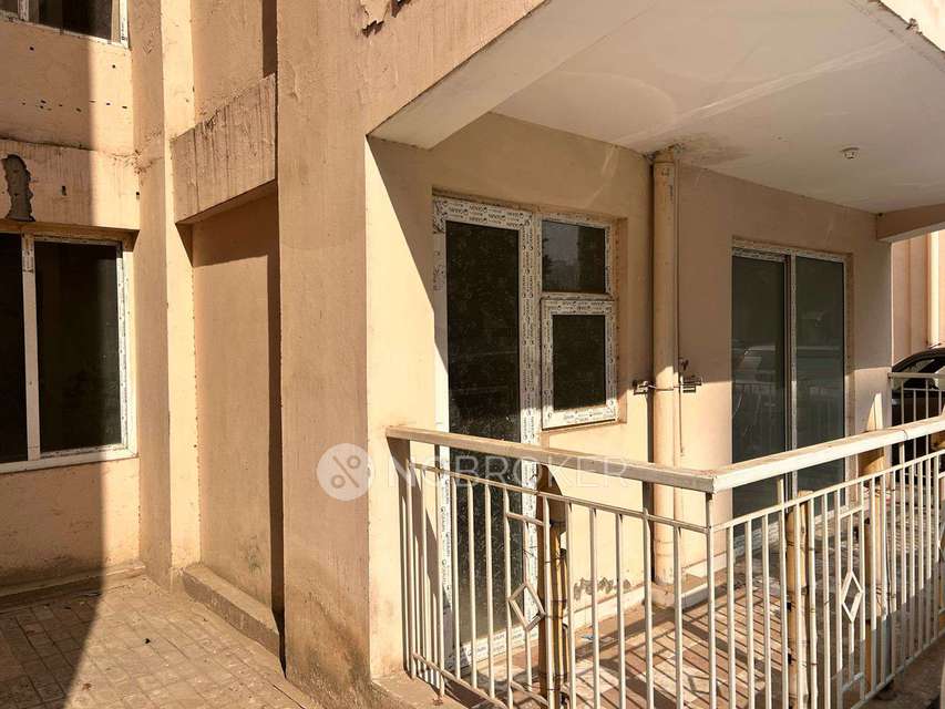 2 BHK Flat In Shree Vardhman Green Court For Sale  In Sector-90