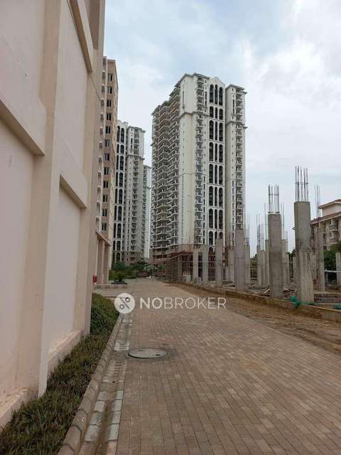 2 BHK Flat In Shree Vardhman Green Court For Sale  In Sector-90
