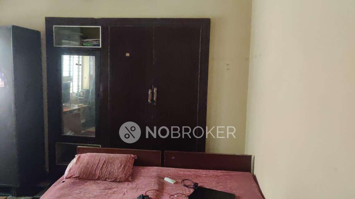 4 BHK Flat In Standalone Building  For Sale  In Banjara Hills