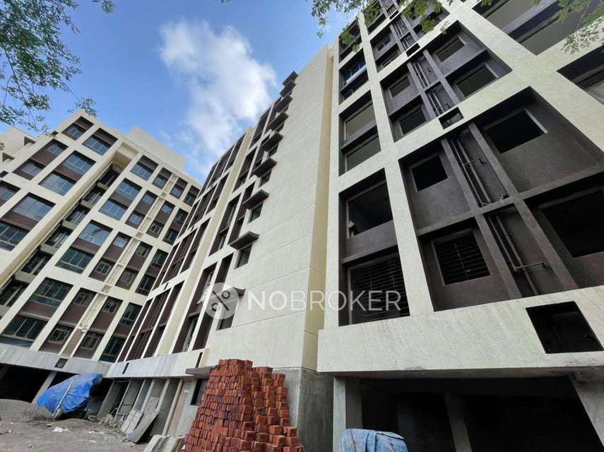 Single Room for Female In 2 BHK  In Palmrose Hubtown In Andheri East