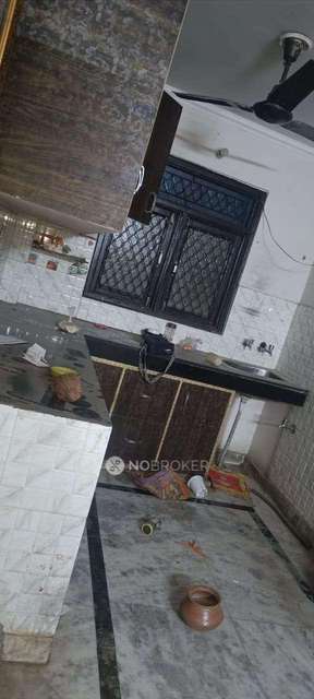 2 BHK Flat In Standalone Building  For Sale  In  Uttam Nagar