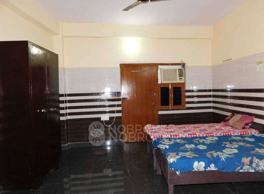 PG for Boys in Sector 130