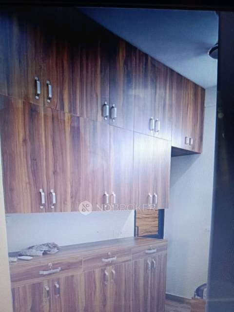 PG for Girls in 93,sector 7, Huda Shopping Complex, Near Axis Bank Branch, Huda Market, Sector 7a, Block E, Sector 7, Faridabad, Haryana 121006, India