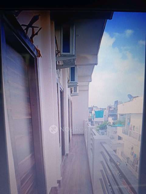 PG for Girls in 93,sector 7, Huda Shopping Complex, Near Axis Bank Branch, Huda Market, Sector 7a, Block E, Sector 7, Faridabad, Haryana 121006, India