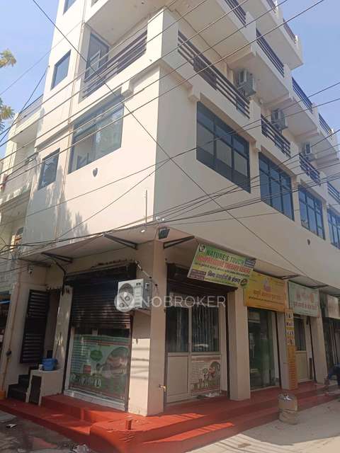 PG for Girls in 93,sector 7, Huda Shopping Complex, Near Axis Bank Branch, Huda Market, Sector 7a, Block E, Sector 7, Faridabad, Haryana 121006, India