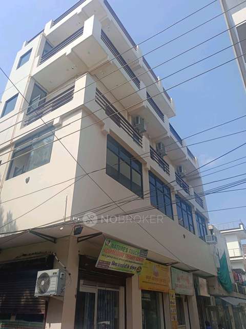 PG for Girls in 93,sector 7, Huda Shopping Complex, Near Axis Bank Branch, Huda Market, Sector 7a, Block E, Sector 7, Faridabad, Haryana 121006, India