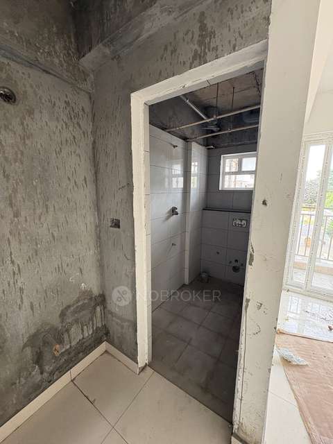 2 BHK Flat In 21st Castle Green Boulevard For Sale  In Green Boulevard - 21 Castle