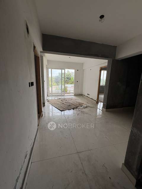 2 BHK Flat In 21st Castle Green Boulevard For Sale  In Green Boulevard - 21 Castle