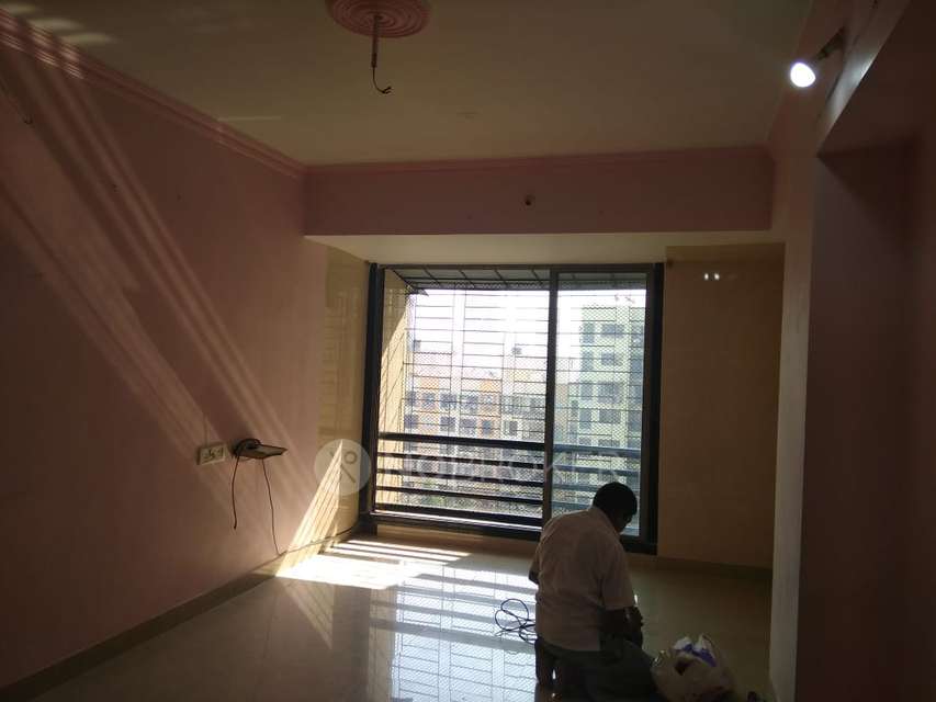 2 BHK Flat In Breezy Corner, Kandivali West For Sale  In Borivali West