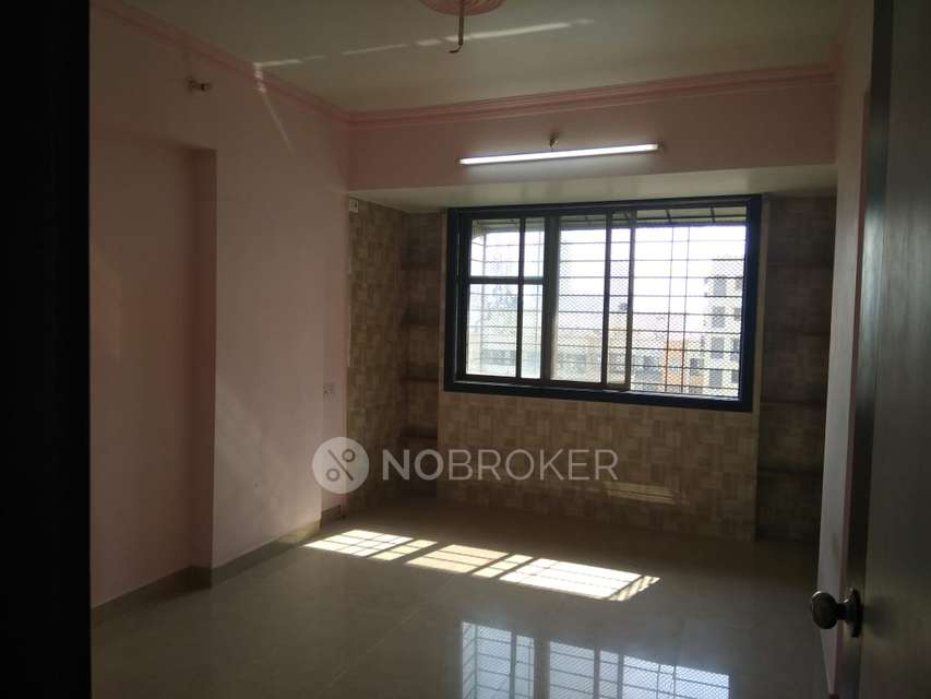 2 BHK Flat In Breezy Corner, Kandivali West For Sale  In Borivali West