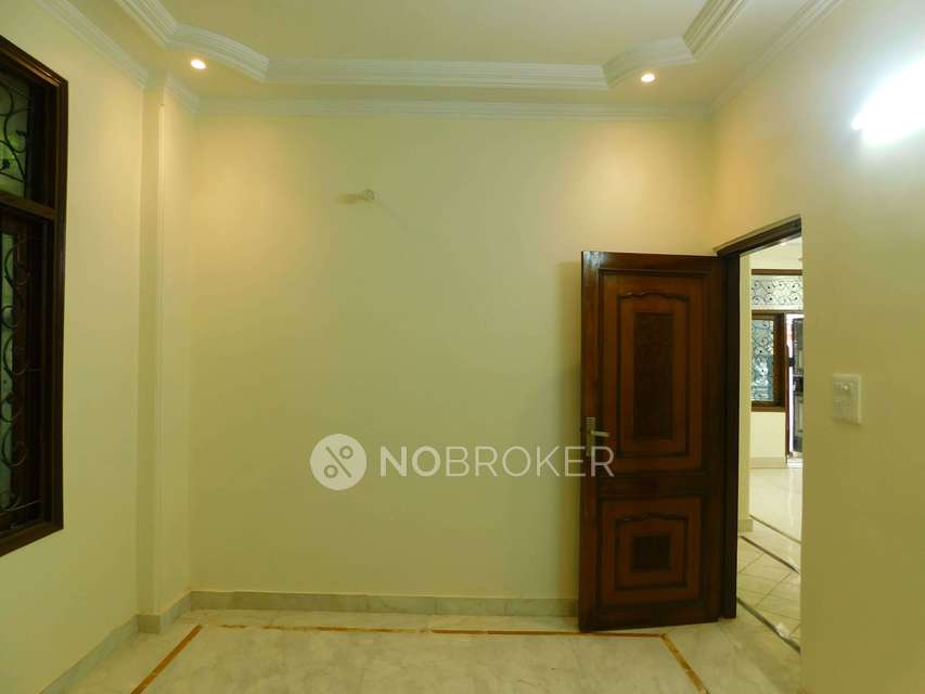 2 BHK Flat In West Patel Nagar For Sale  In West Patel Nagar