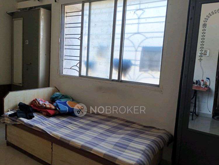 Single Room for Male In 2 BHK  In Wanawadi