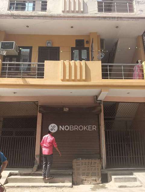 Shop in Naya Ganj, Ghaziabad for sale 