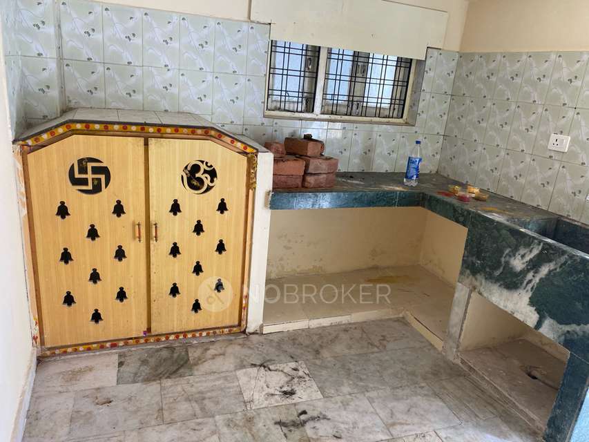 2 BHK Flat In Venkat Plaza For Sale  In Anandbagh X Road