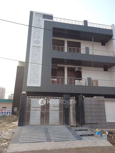 2 BHK Flat In Standalone Building  for Rent  In Sector 16