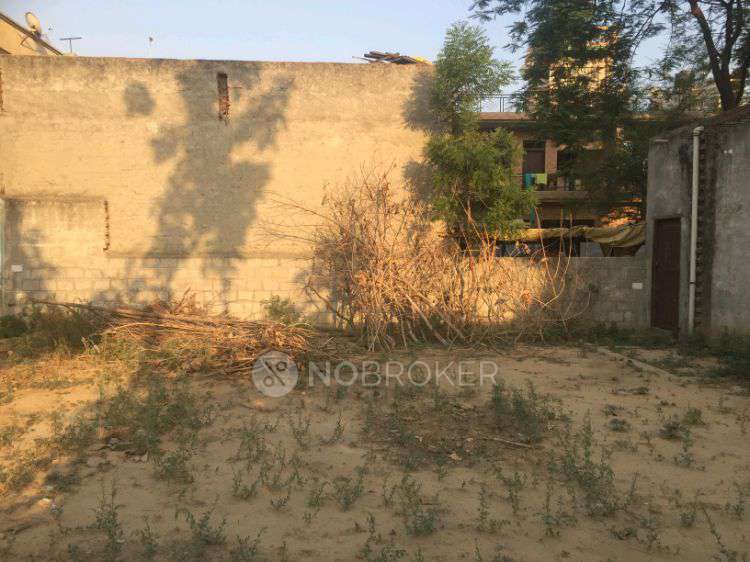 Plot For Sale  In Girdharpur Road