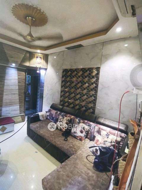 1 BHK Flat In Gomata Janta Chsl For Sale  In Lower Parel