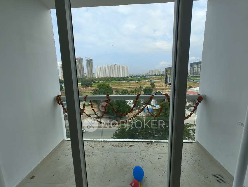 2 BHK Flat In Aliens Space Station For Sale  In Tellapur