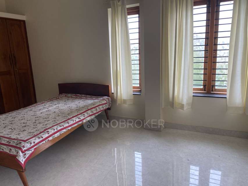 Single Room for Female In 3 BHK  In Smv Layout