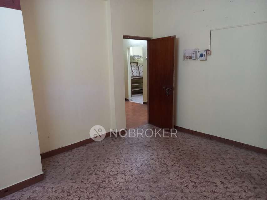 2 BHK Flat In Yokesh Mahal K K Nagar For Sale  In 728  Flat No 5 ,thiruvalluvar 2nd St, West Kk Nagar , Nesapakkam ,chennai 78