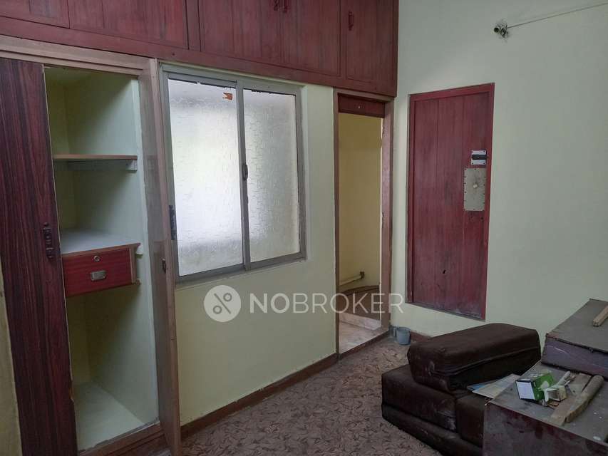 2 BHK Flat In Yokesh Mahal K K Nagar For Sale  In 728  Flat No 5 ,thiruvalluvar 2nd St, West Kk Nagar , Nesapakkam ,chennai 78