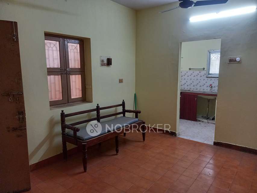 2 BHK Flat In Yokesh Mahal K K Nagar For Sale  In 728  Flat No 5 ,thiruvalluvar 2nd St, West Kk Nagar , Nesapakkam ,chennai 78