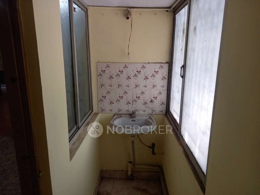2 BHK Flat In Yokesh Mahal K K Nagar For Sale  In 728  Flat No 5 ,thiruvalluvar 2nd St, West Kk Nagar , Nesapakkam ,chennai 78