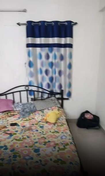 Single Room for Female In 3 BHK  In Kumar Piccadilly In Pimpri-chinchwad,