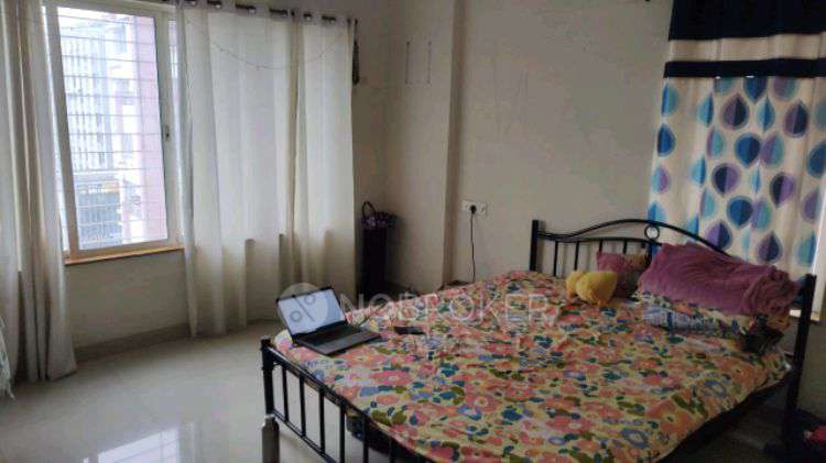 Single Room for Female In 3 BHK  In Kumar Piccadilly In Pimpri-chinchwad,