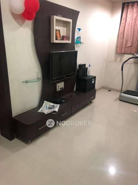4+ BHK Flat In Standalone Building  For Sale  In Ghorpadi