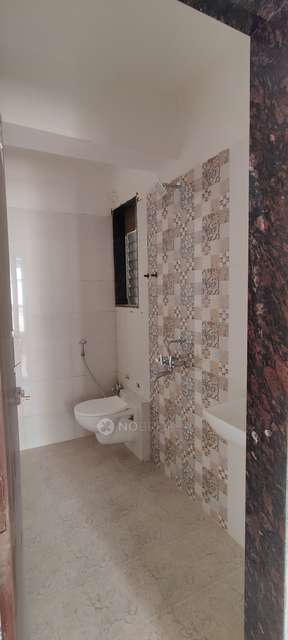 1 BHK Flat In Dharti Pressidio , Kandivali West For Sale  In Malad West
