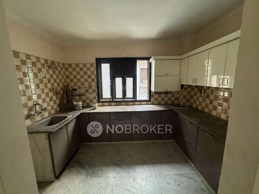 3 BHK Flat In Om Apartment For Sale  In Dev Nagar, Karol Bagh